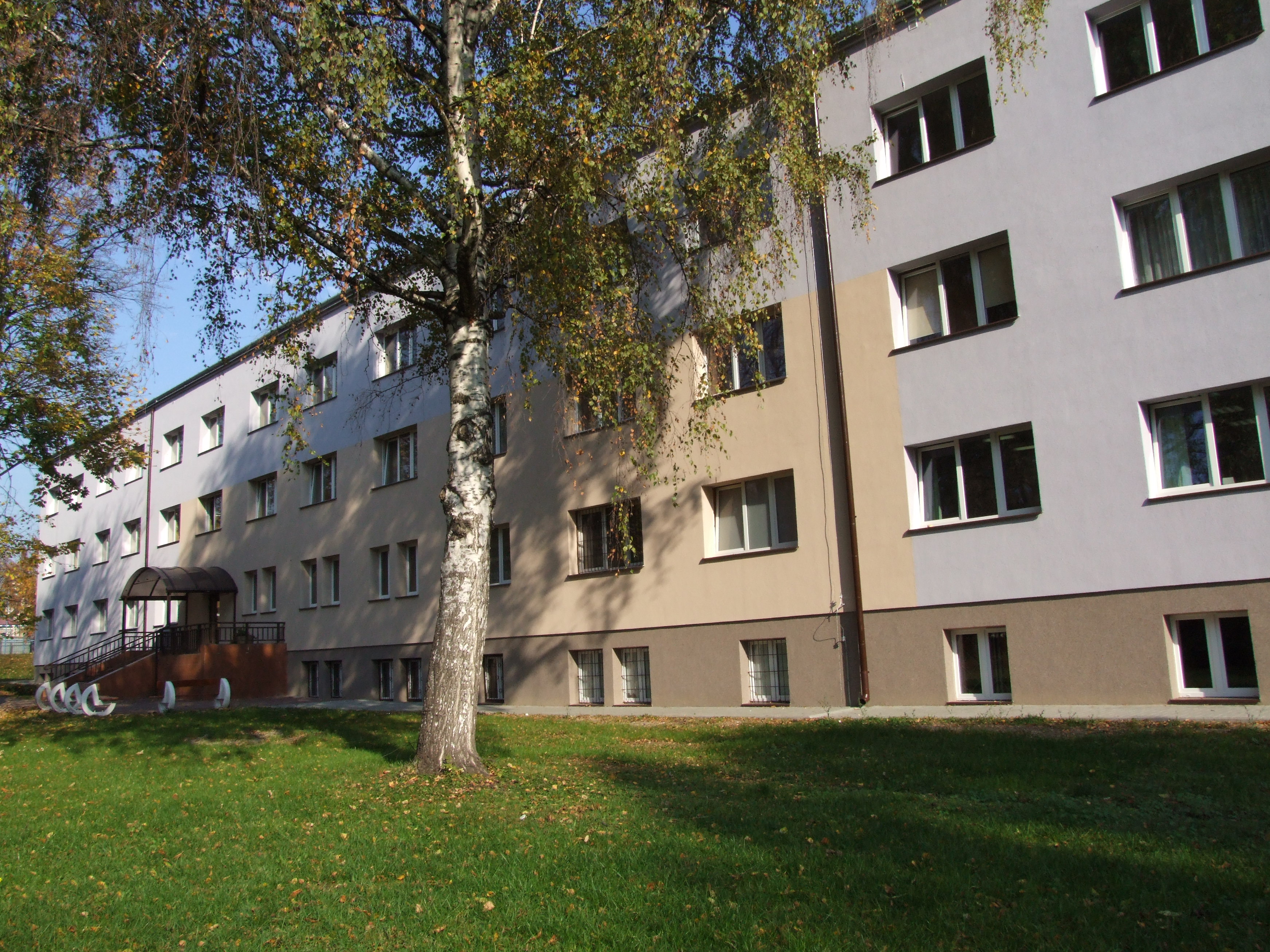 Budynek internatu Zespołu Szkół Techniczno-Informatycznych w Busku-Zdroju przy al. Mickiewicza 23