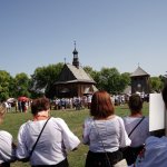 Uczestnicy dożynek podczas Mszy Świętej