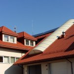 KPPSP w Busku-Zdroju _Instalacja solarna składa się min. z 14 paneli na dachu budynku