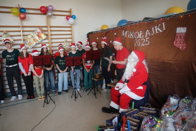 Spotkanie z Mikołajem w Zespole Szkół Specjalnych w Busku-Zdroju