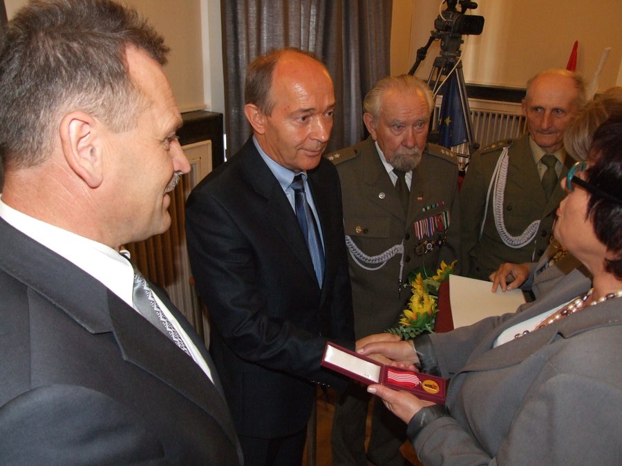 Medale Ochrony Pamięci Walk i Męczeństwa za opiekę nad miejscami związanymi z nasza historią.