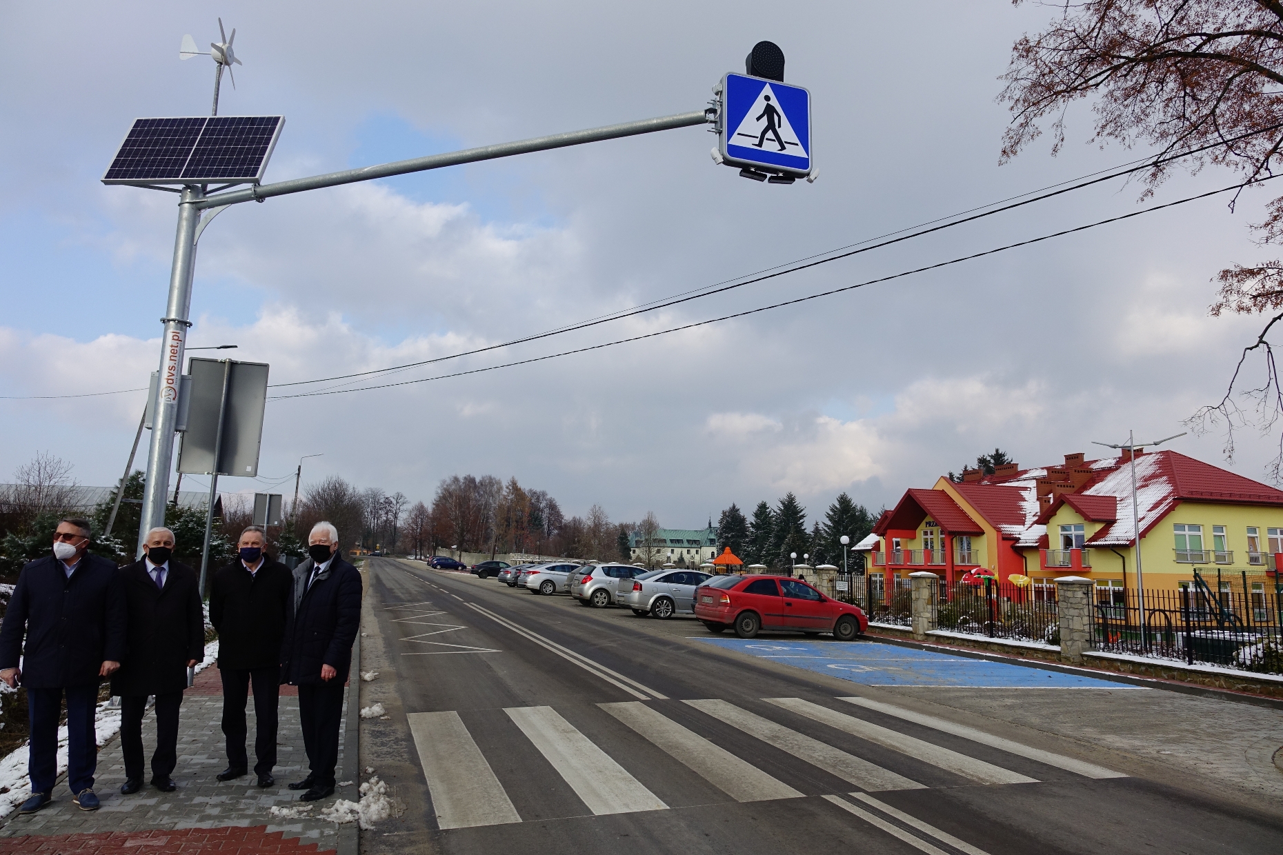 Aktywne oznakowanie przejścia dla pieszych w miejscowości Stopnica
