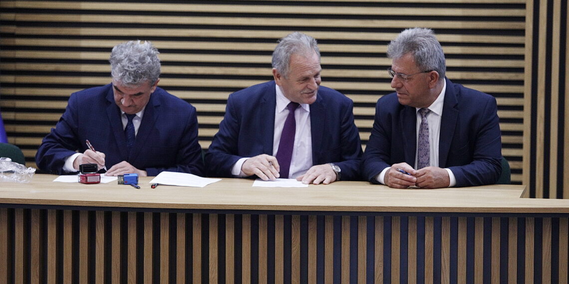 Kolejne umowy na realizację zadań na drogach powiatowych Powiatu Buskiego w ramach usuwania skutków klęsk żywiołowych