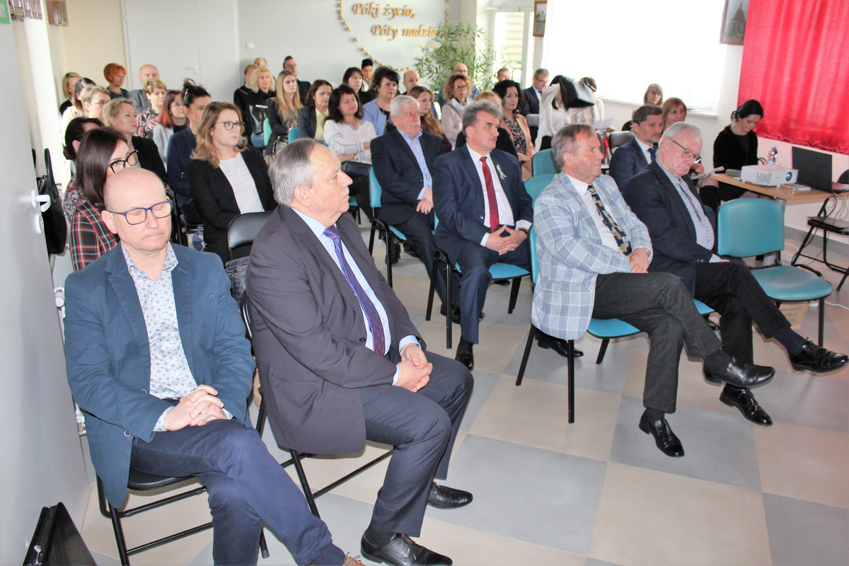 Uczestnicy konferencji w Hospicjum